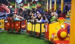 蓝精灵火车爆料视频播放,带你领略奇幻之旅的幕后故事